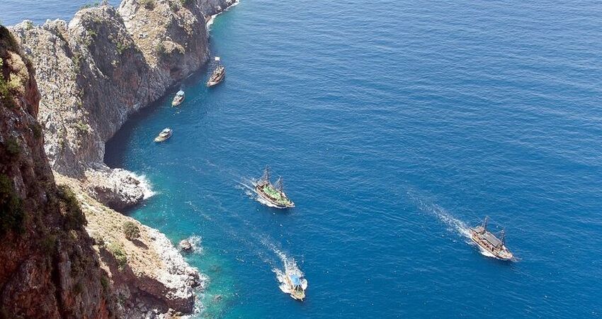 Alanya'da Korsan Tekne Turu